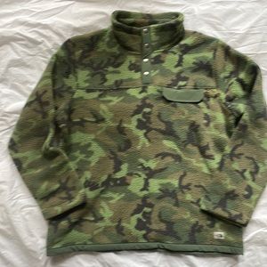 North face pullover camo fleece- new with tags